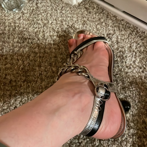 Prada Chain Strappy Silver Sandal with kitten heel - Picture 3 of 7